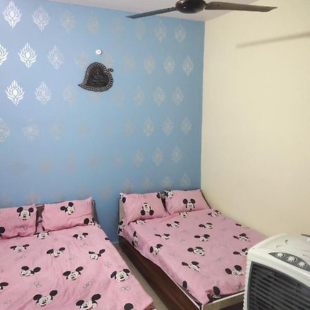 Yashu Guest House Ujjain Extérieur photo