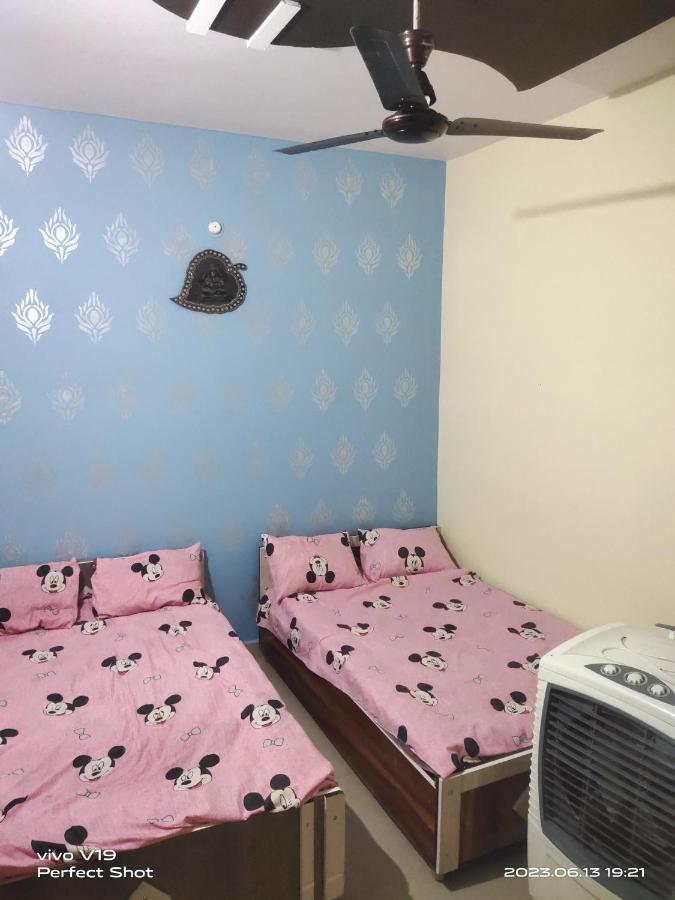 Yashu Guest House Ujjain Extérieur photo