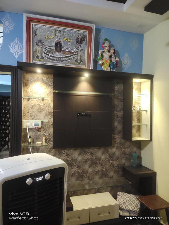 Yashu Guest House Ujjain Extérieur photo